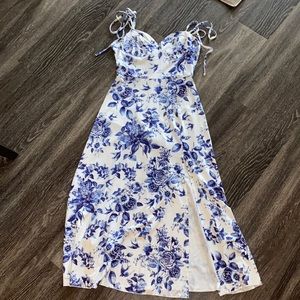 Dutch blue & white floral stretchy Lycra dress with left side slit